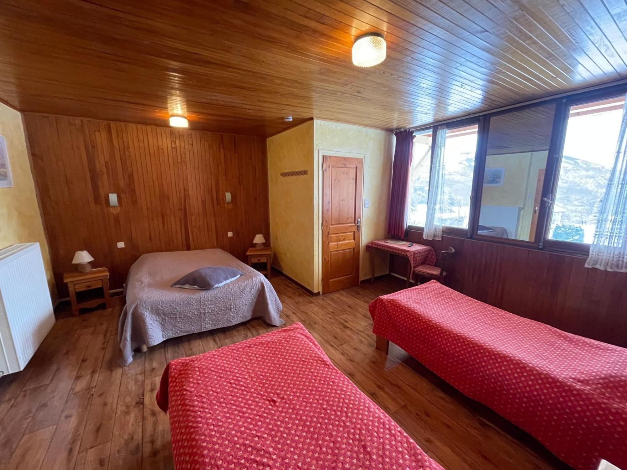 Hotel Les Sorbiers à Montricher-le-Bochet Extérieur photo