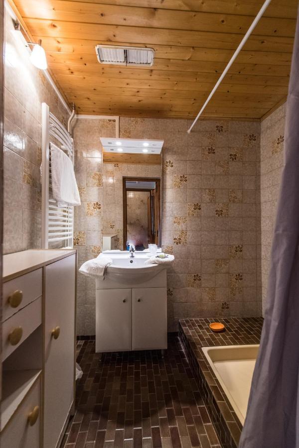Hotel Les Sorbiers à Montricher-le-Bochet Extérieur photo